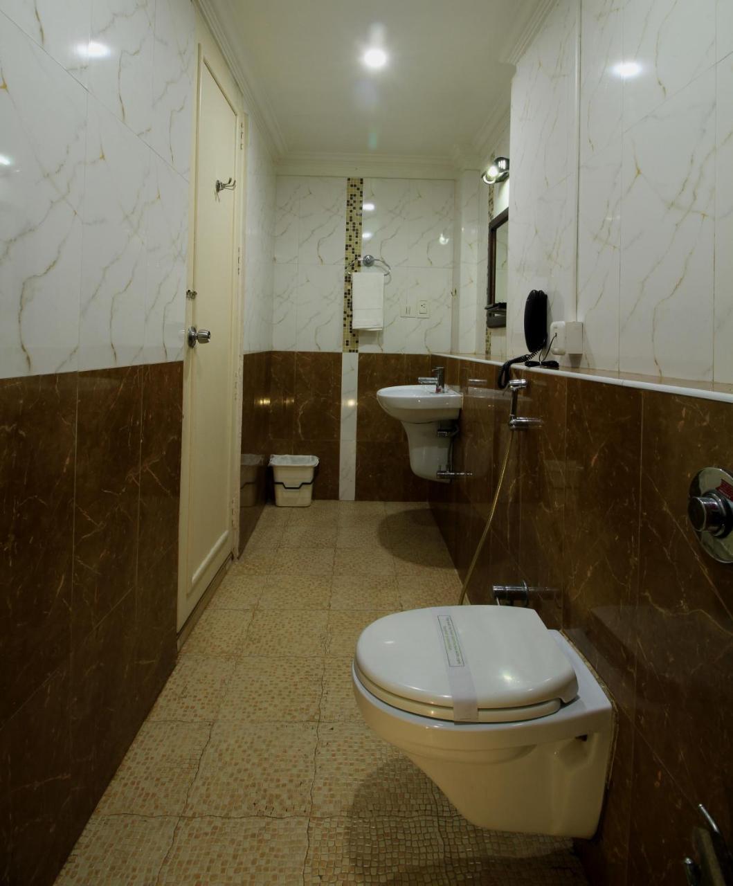 Hotel Xavier'S Residency Kollam Esterno foto