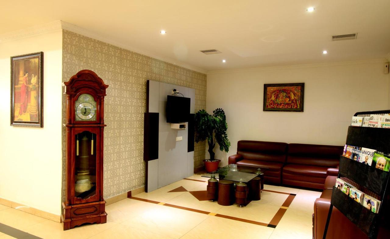 Hotel Xavier'S Residency Kollam Esterno foto